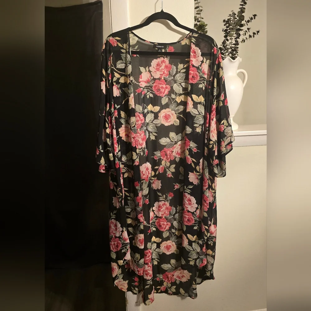 torrid Black Sheer Floral Kimono with Pink Roses - Picture 6 of 11
